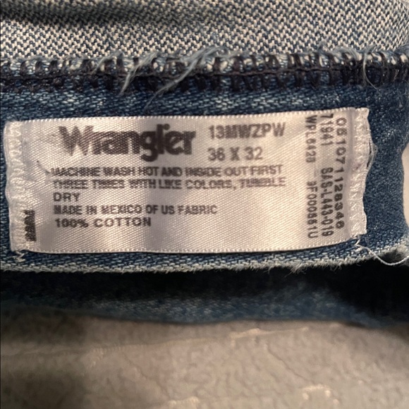 Wrangler Indigo Denim Jeans - Picture 2 of 5